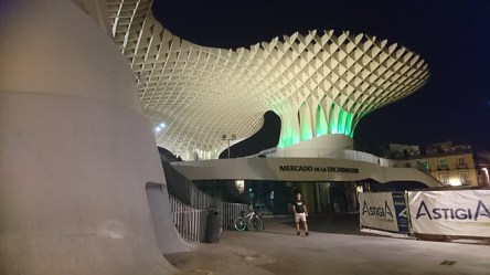 29572221937_ae909b6a3a_z